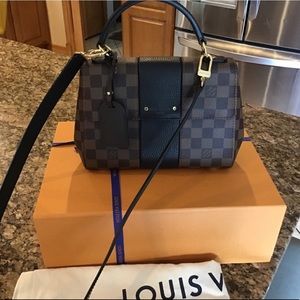 Louis Vuitton bind street bb 🖤